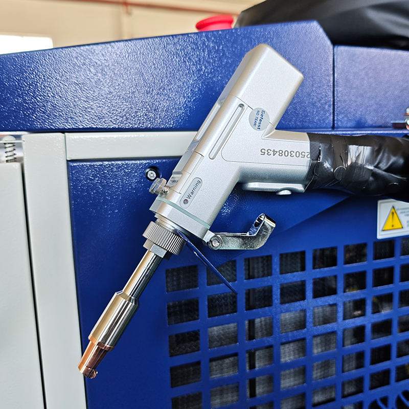 Saldatrice Laser Industriale d - Industrial Laser Repair recensione e prezzo